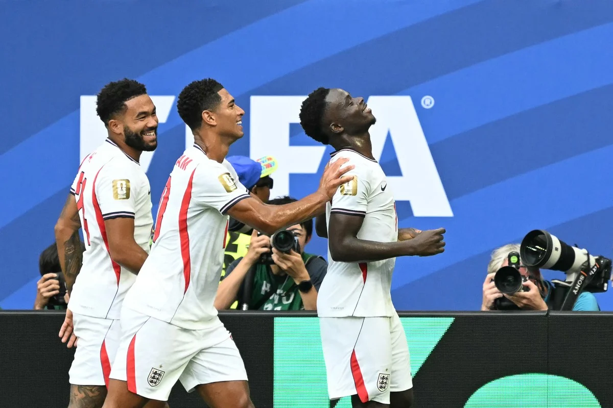France reacts in the second half and eliminates the English; French striker surpasses Messi in goals in the tournament