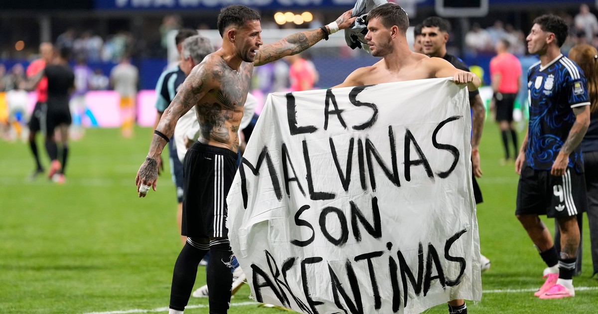 "They will always be Argentine": players defend Malvinas flag after winning English