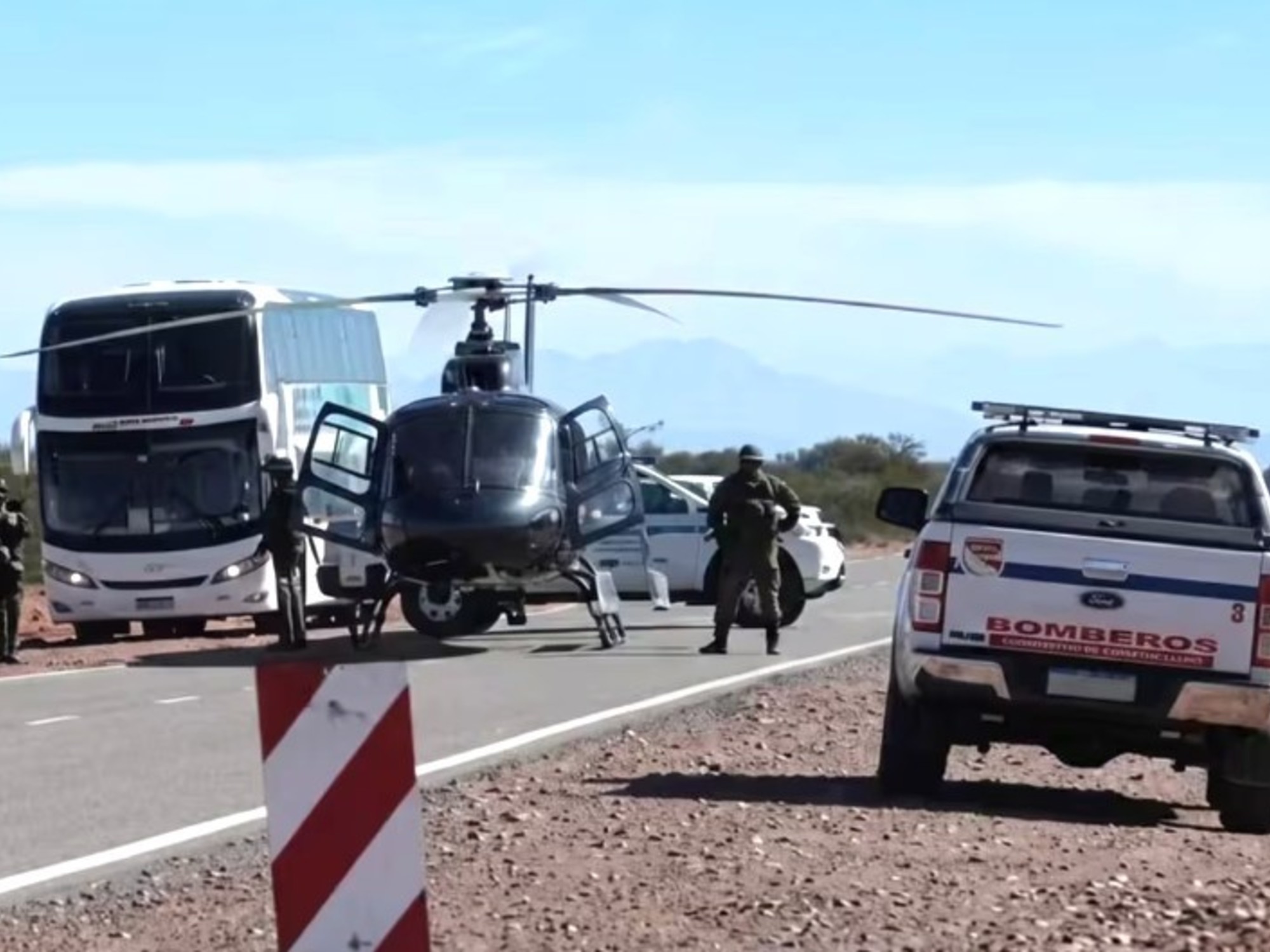 A helicopter travelling to fight fires in La Rioja fell in San Juan: the 7 crew members died
