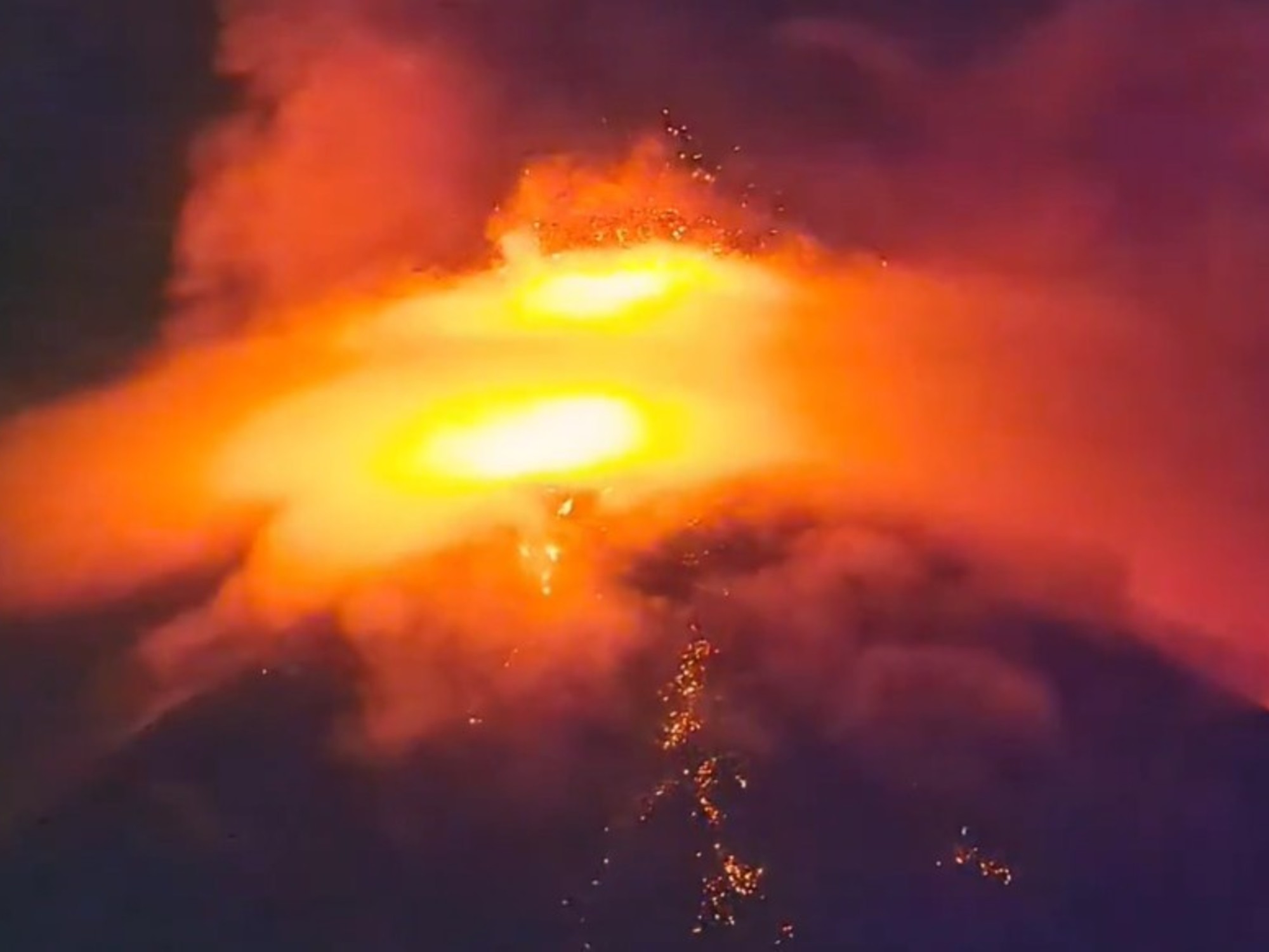 In Guatemala, the eruption of Fuego volcano triggers a "danger" level alert
