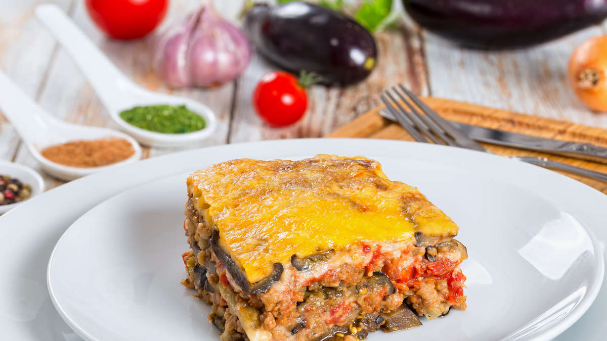 Secret trick of Jamie Oliver: His Moussaka recipe even rivals Greece