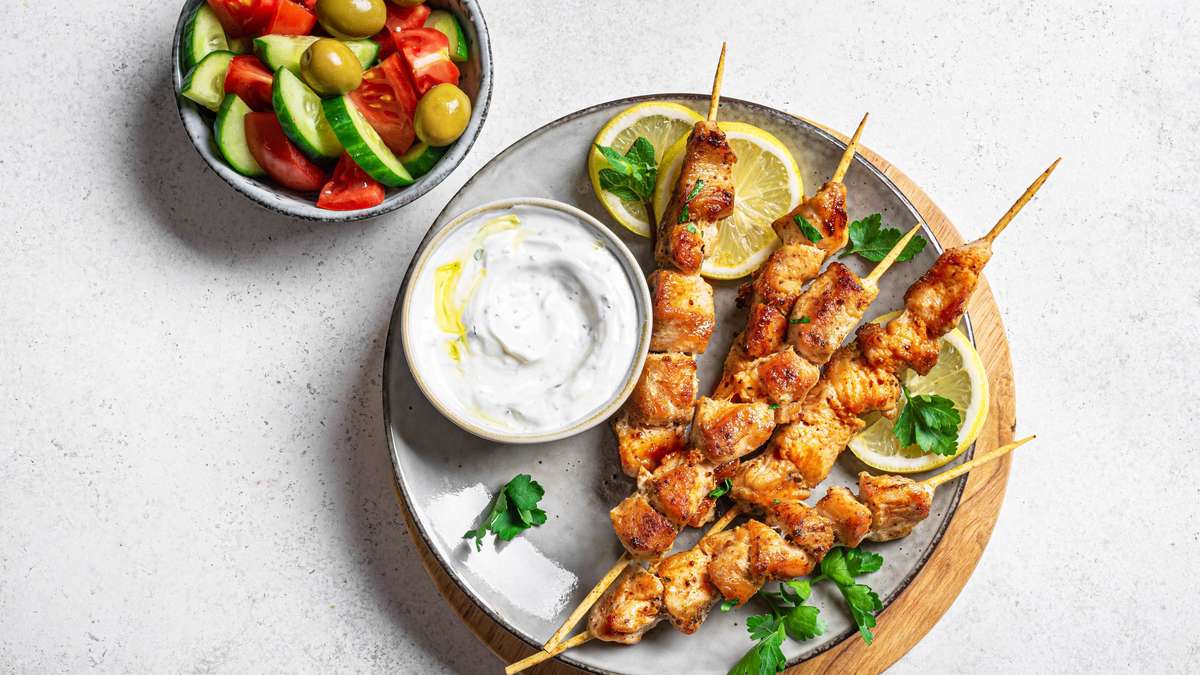 Gyroskeets with Tzatziki: spicy, juicy and irresistible