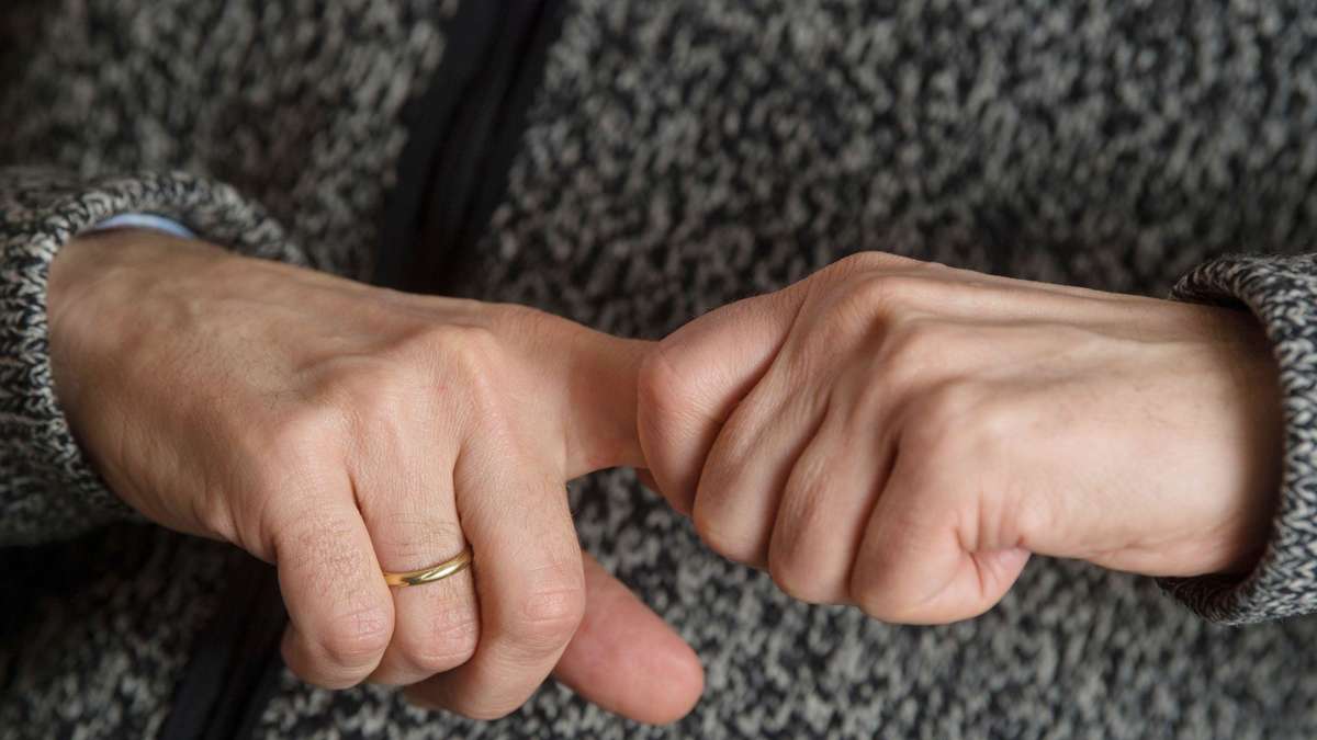 Menopause and Joint Pain: Why Estrogen Deficiency Torments Knees, Hips, and Fingers