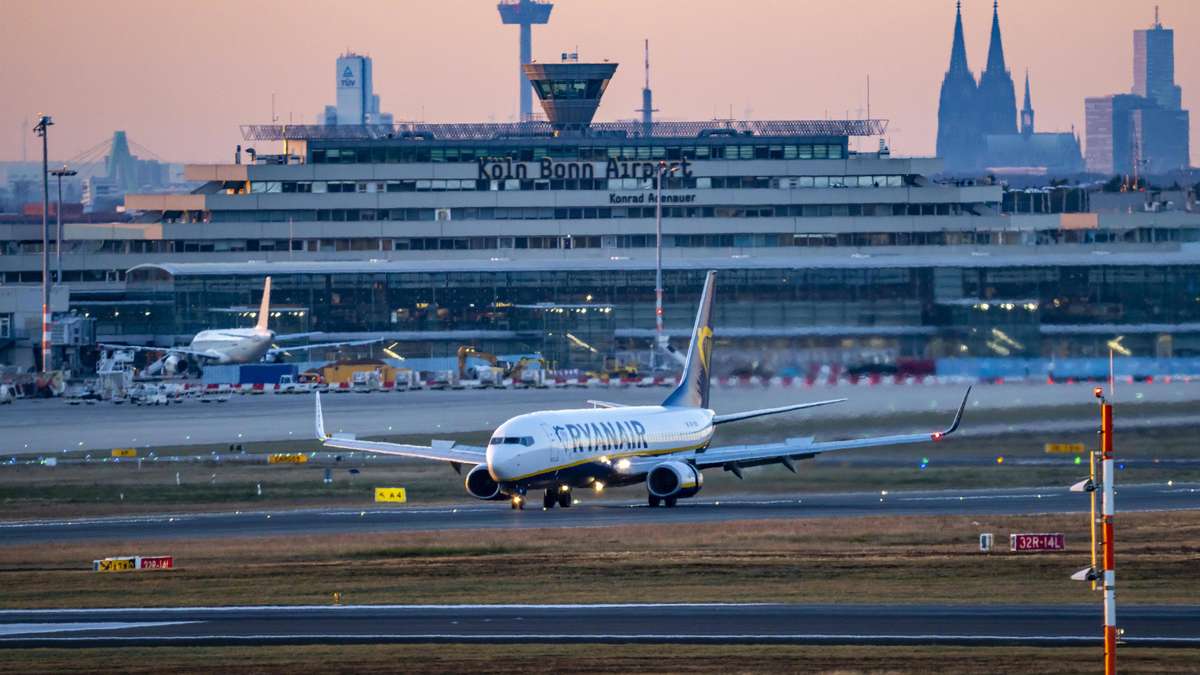 Tiny device, big danger: Boeing 737 can be hacked with mini-chip for 100 euros