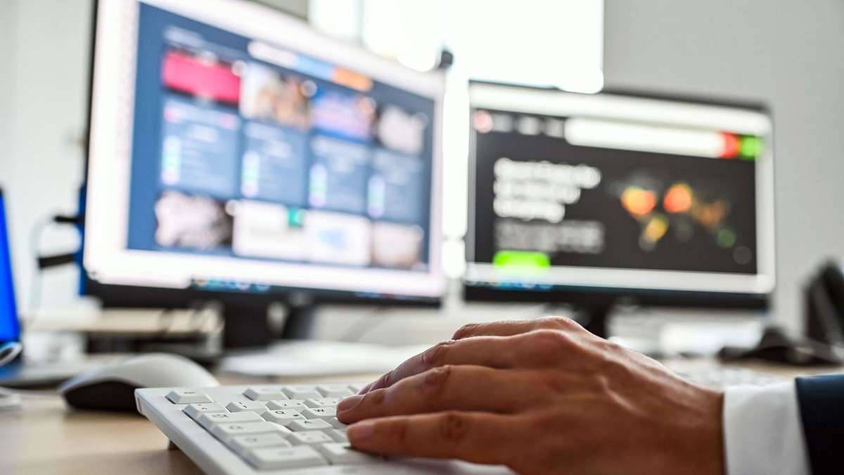 Fight against child abuse: EU agrees on 'chat control' – scanning permission returns