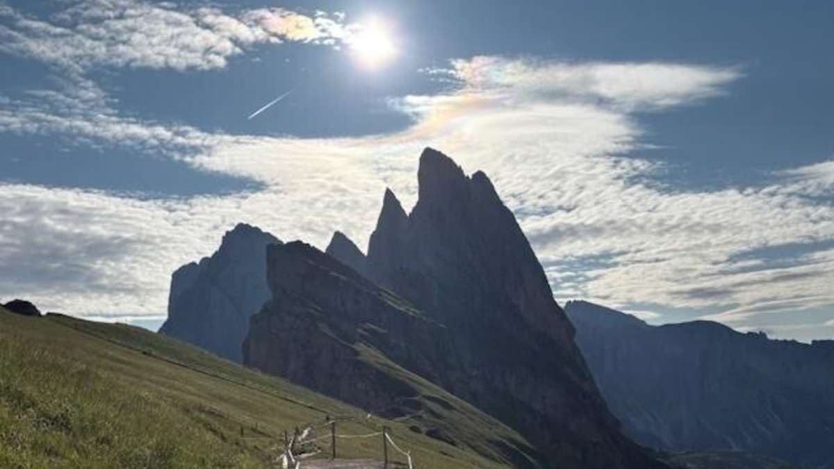 Two hikers get lost at night in the mountains – mountain rescue in action