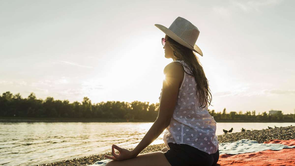 Meditation changes self-awareness – similar to depersonalization