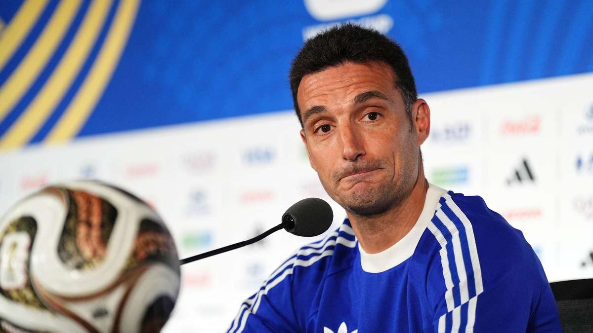 Argentina coach gives fans hope for more Messi World Cup