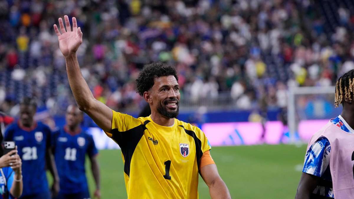 Cape Verde's hero Vozinha hotly sought after World Cup appearances