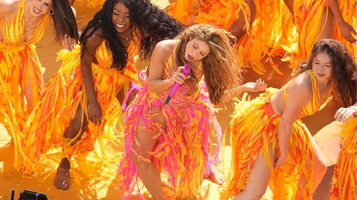 Fans mock despite star line-up over halftime show in the World Cup final