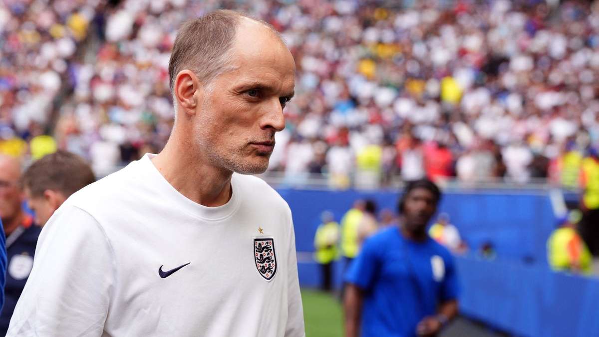 Fans leather suddenly against non-present Thomas Tuchel at the World Cup final