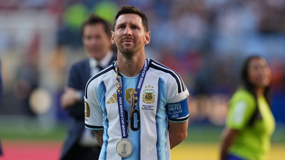 Lionel Messi breaks silence – leaving thousands of fans in the rain