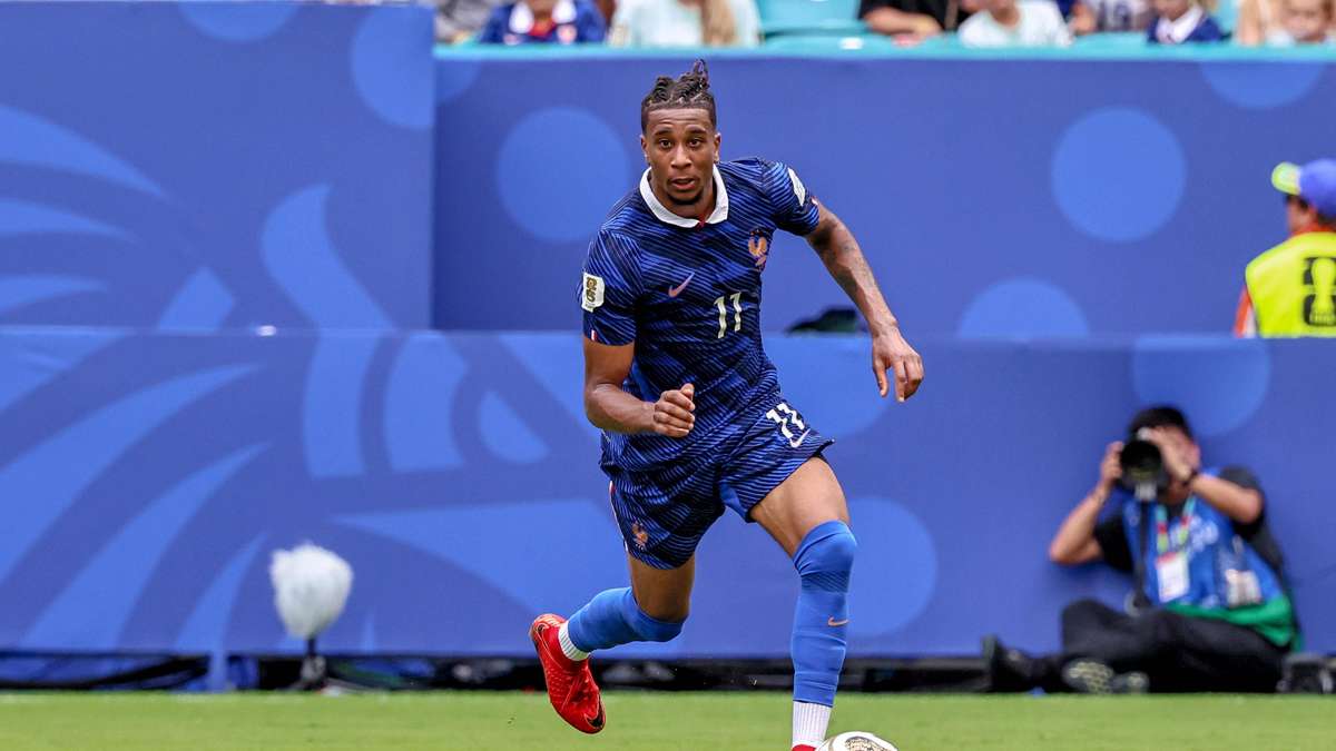 Bayern boss Max Eberl almost puts the end of the Olise rumors