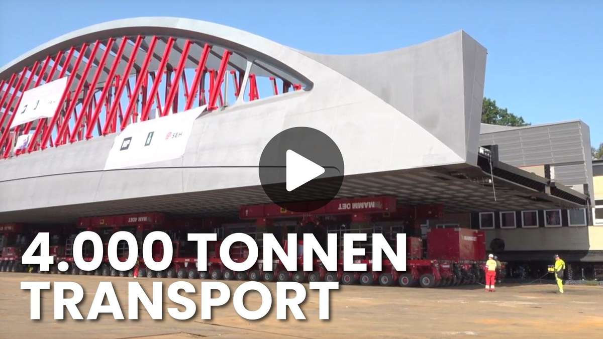 Hamburg's New Star Bridge: Massive Steel Bridge Rolls Through the City