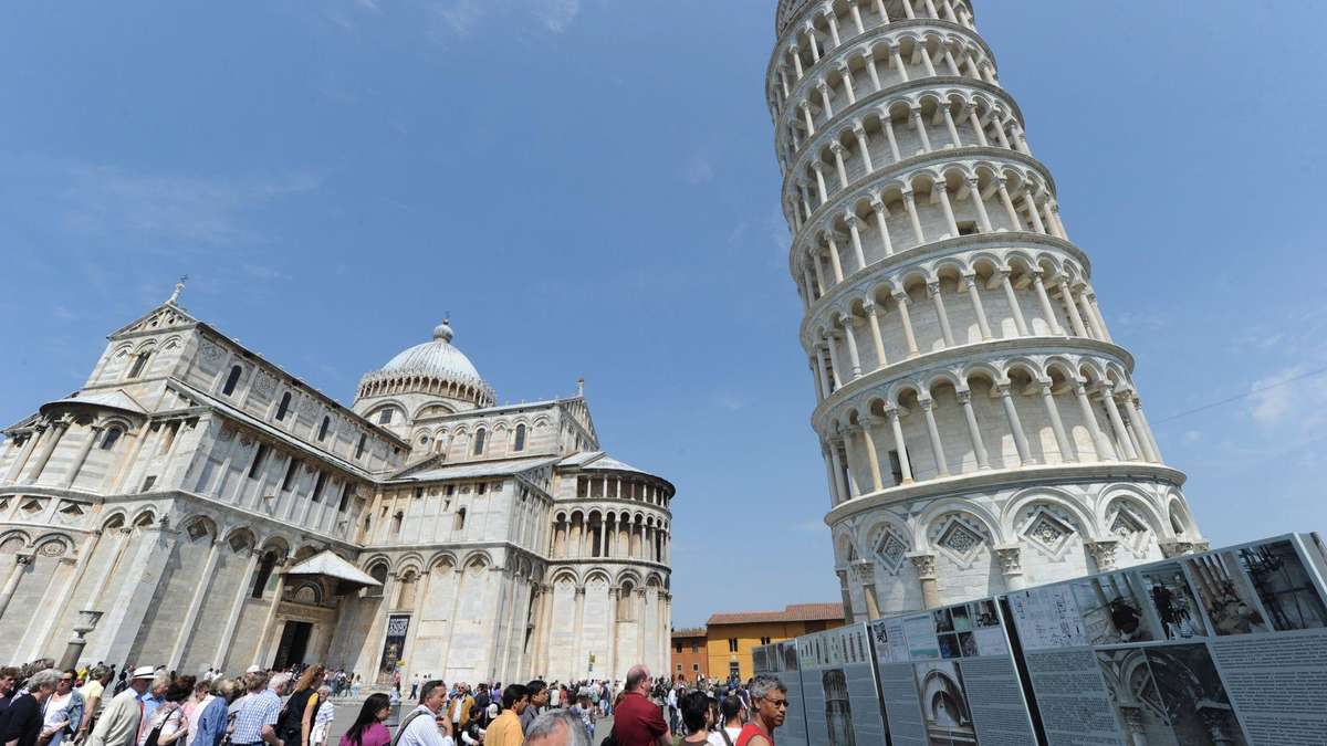 Earthquake hits Italian city of Pisa during holiday season – authorities initiate evacuations