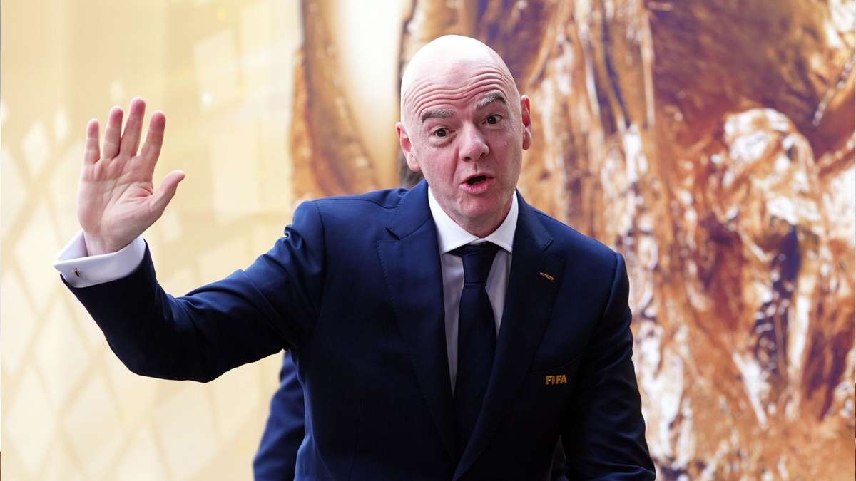 “To desperately stay in power”: Infantino convenes immediate FIFA crisis meeting