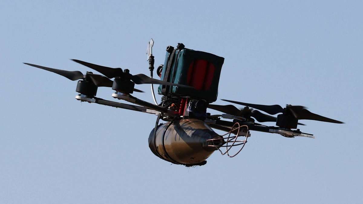 Russia chases people in Cherson with drones – Zelensky raises alarm