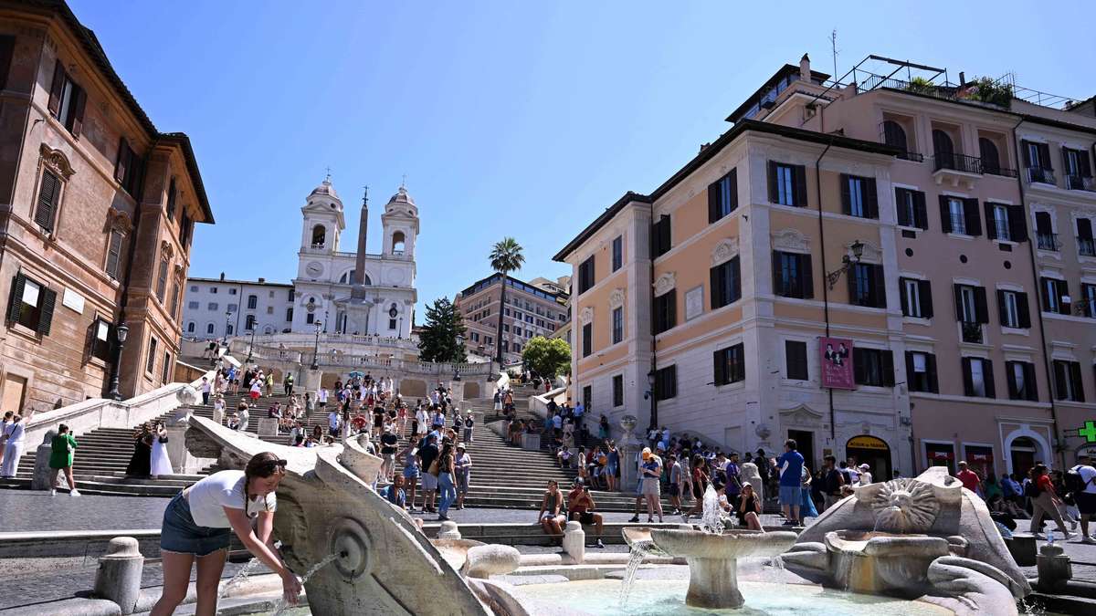 Rome puts an end to cars: Piazza di Spagna becomes a pedestrian zone for 1.6 million euros