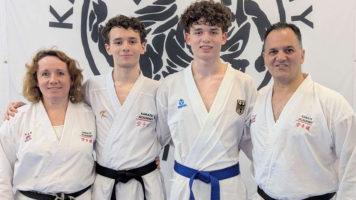 A family with eight fists: Here everyone makes karate