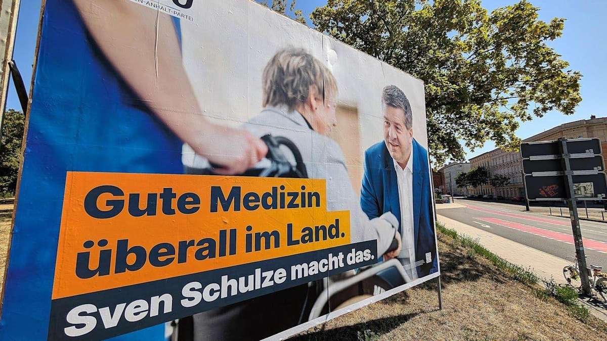 Embarrassing poster breakdown in the election campaign: Schulze lets wheelchair user get up again