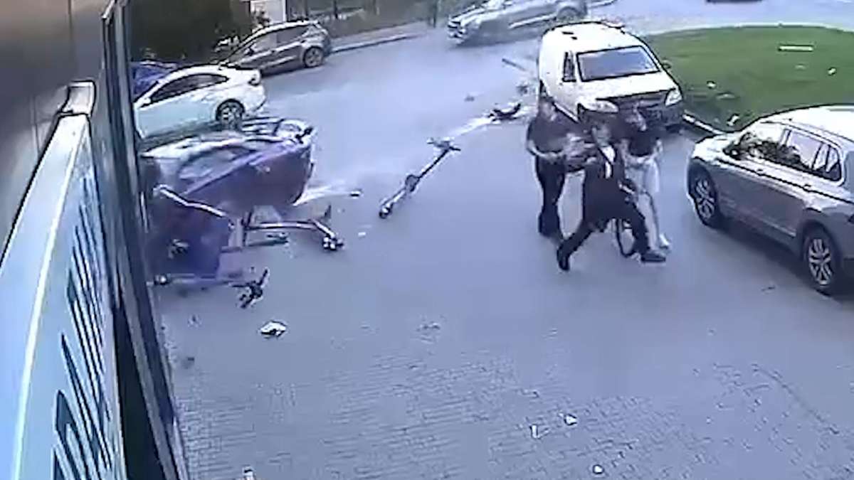 Lamborghini of Russian billionaire crashes into house and apparently captures war veteran