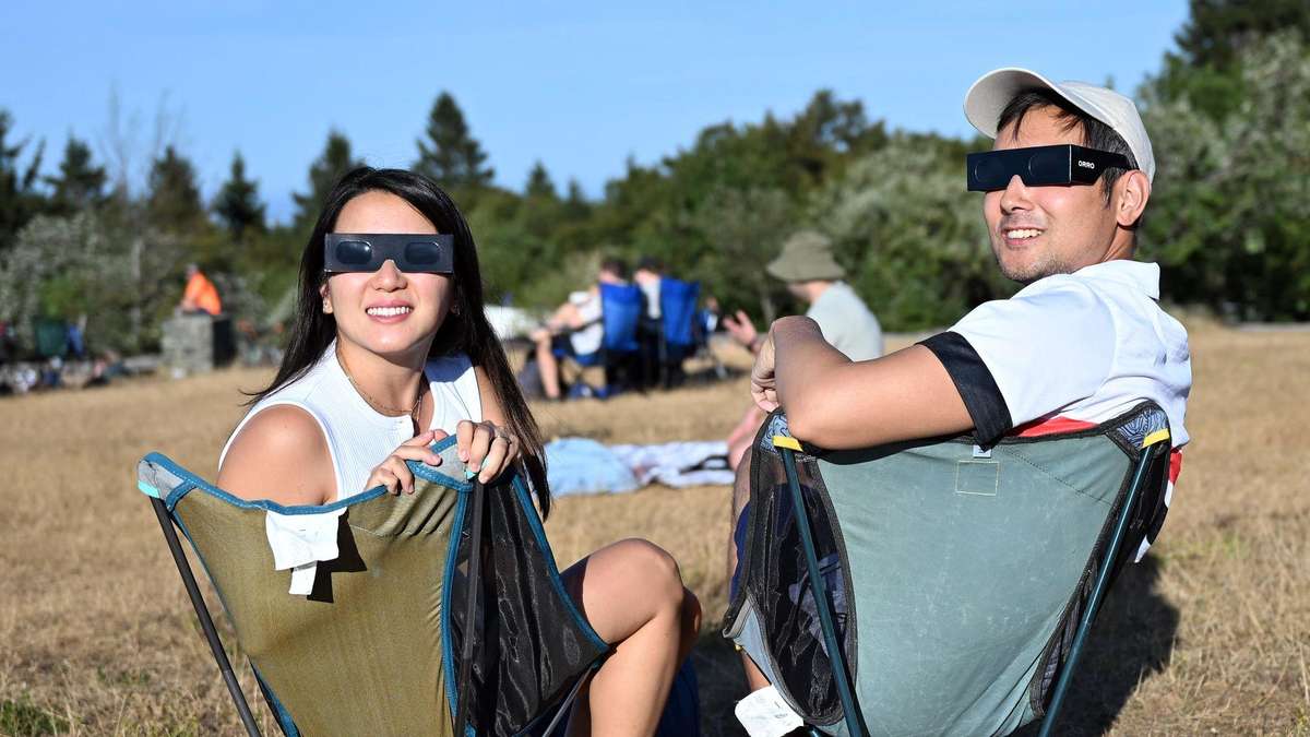 Solar eclipse has consequences for many: clinics report dozens of patients