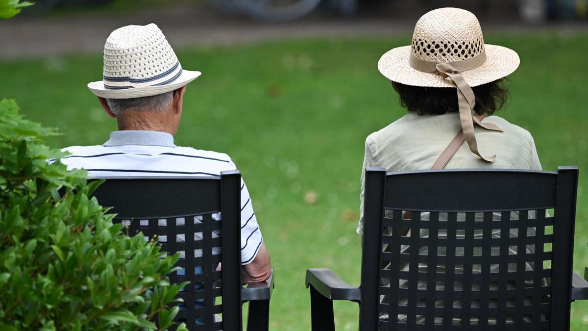 101 and 100 Years Old: Couple Reveals Recipe for Over 80 Years of Marriage and Long Life