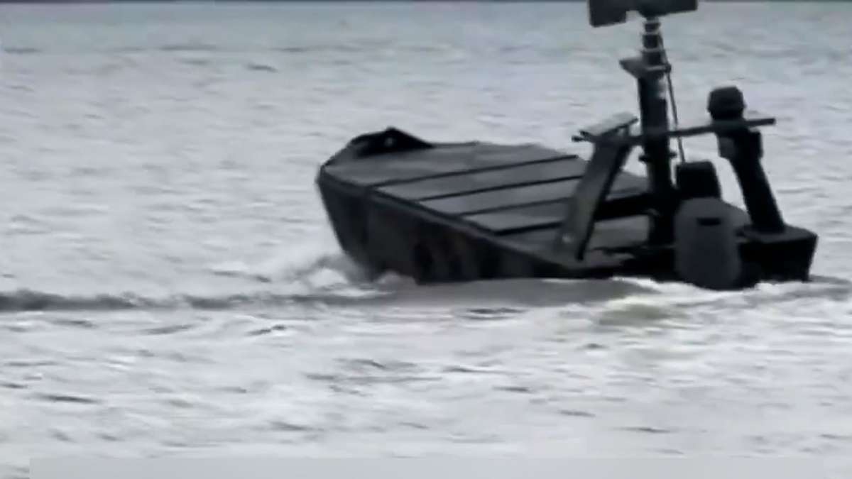 Drone boat enables attack: Video provides insight into Ukrainian drone tactics