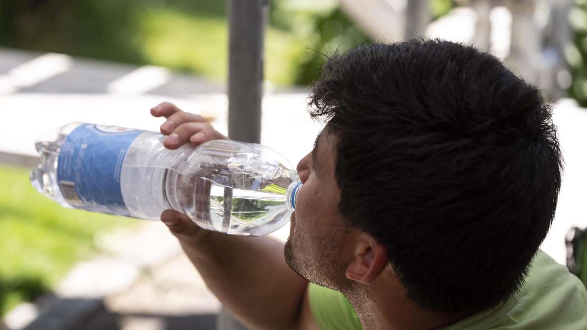 Two liters of water a day? Expert explains why this is only half the truth