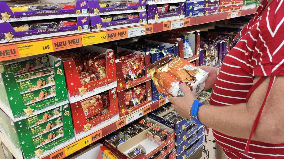 Gingerbread next to watermelon: Why the supermarket already celebrates Christmas at 32 degrees