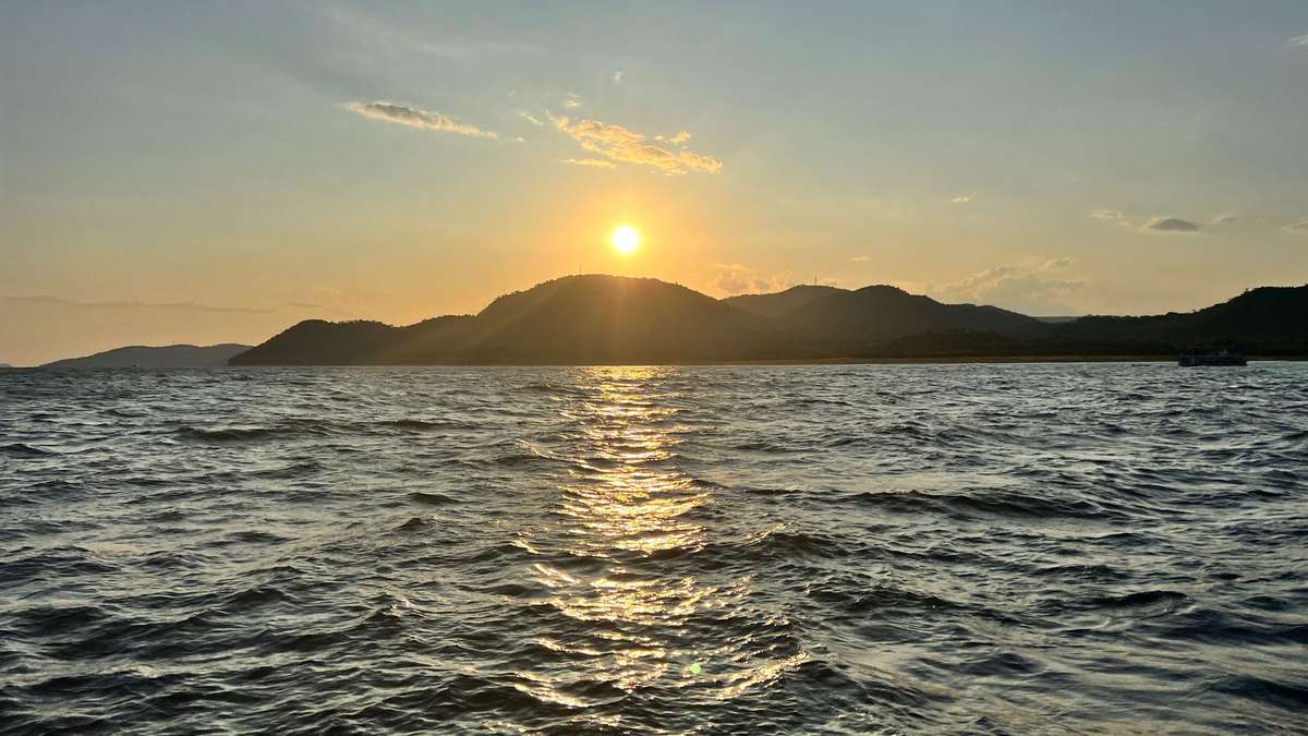 El Niño meets overheated oceans: Why experts are now warning of the consequences