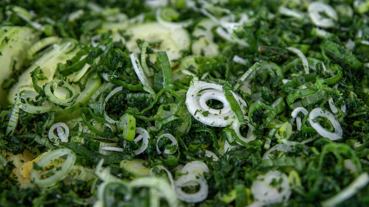 Green Goddess Salad: Recipe for the vitamin-rich herb salad with creamy dressing