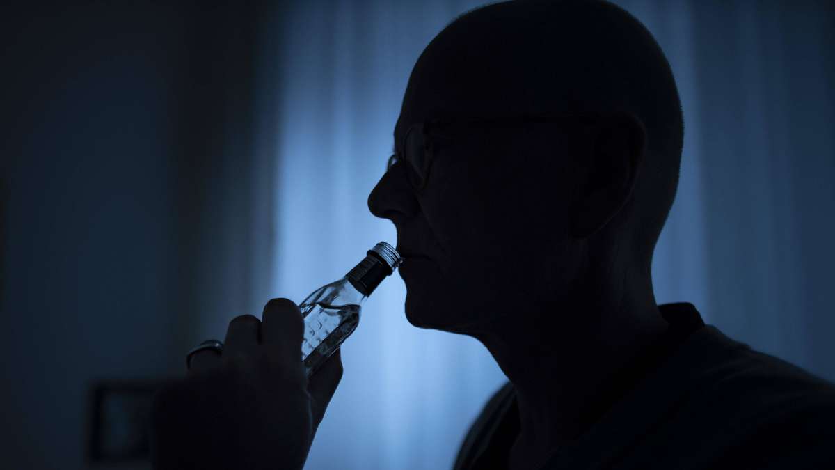 Loneliness and alcohol often go hand in hand – study provides new explanation