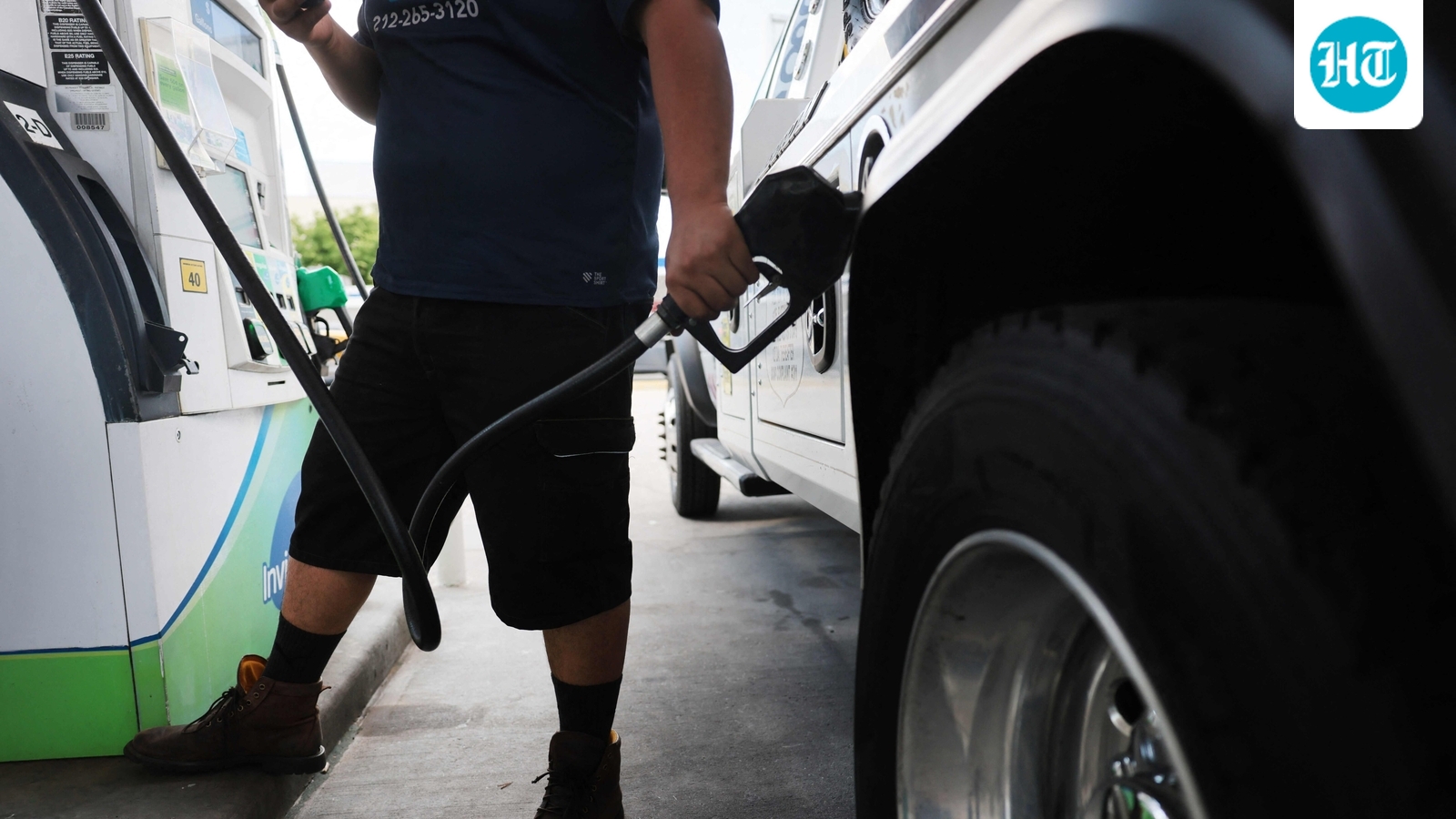 U.S. gas prices hit record high for Labor Day