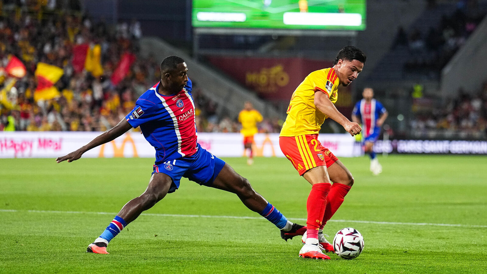 The notes of Lens-PSG : Thauvin captain exemplary, Risser impassable, Digne dreamer