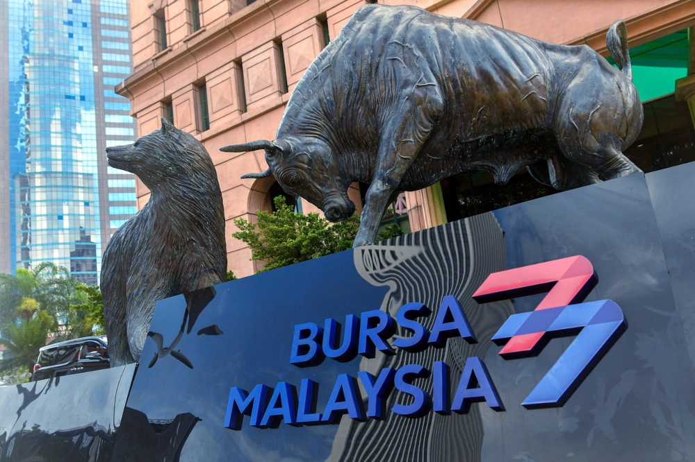 Business : Late Buying Lifts Bursa Malaysia To Close Slightly Higher