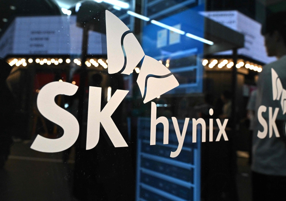 LEAD SK hynix jumps on 1st day of trading on Wall Street