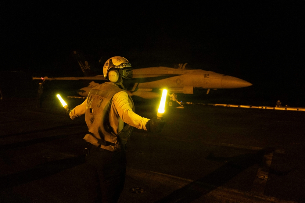 US military launches 'powerful' retaliatory strikes on Iran