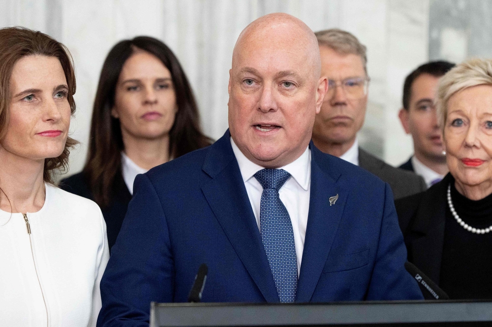 New Zealand’s prime minister survives another confidence vote