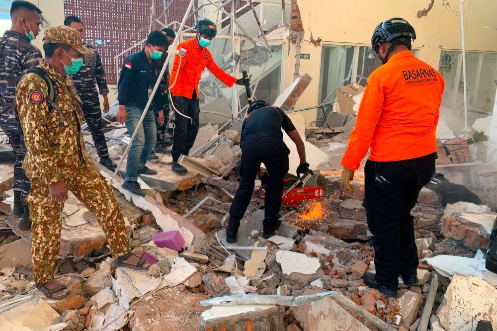 Tsunami warning for Indonesia as powerful earthquake strikes