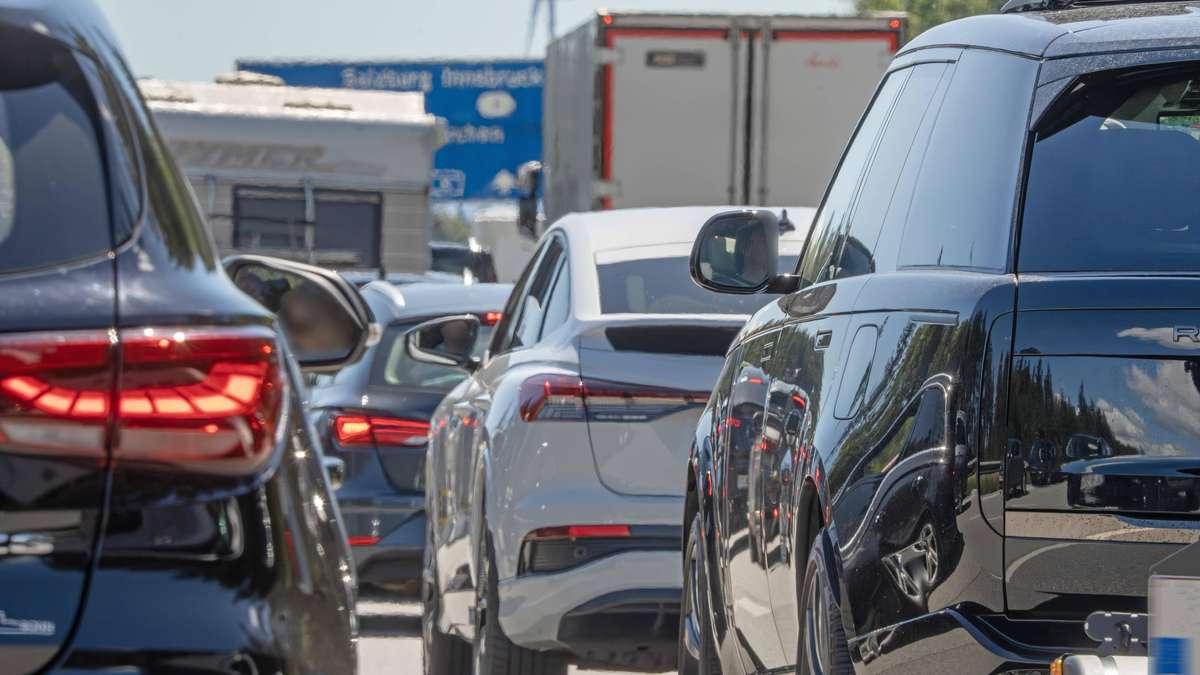 Hour-long closures: Accidents on the A3 lead to kilometer-long traffic jams