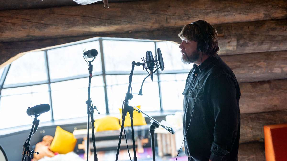Rea Garvey gets warm with Lapland