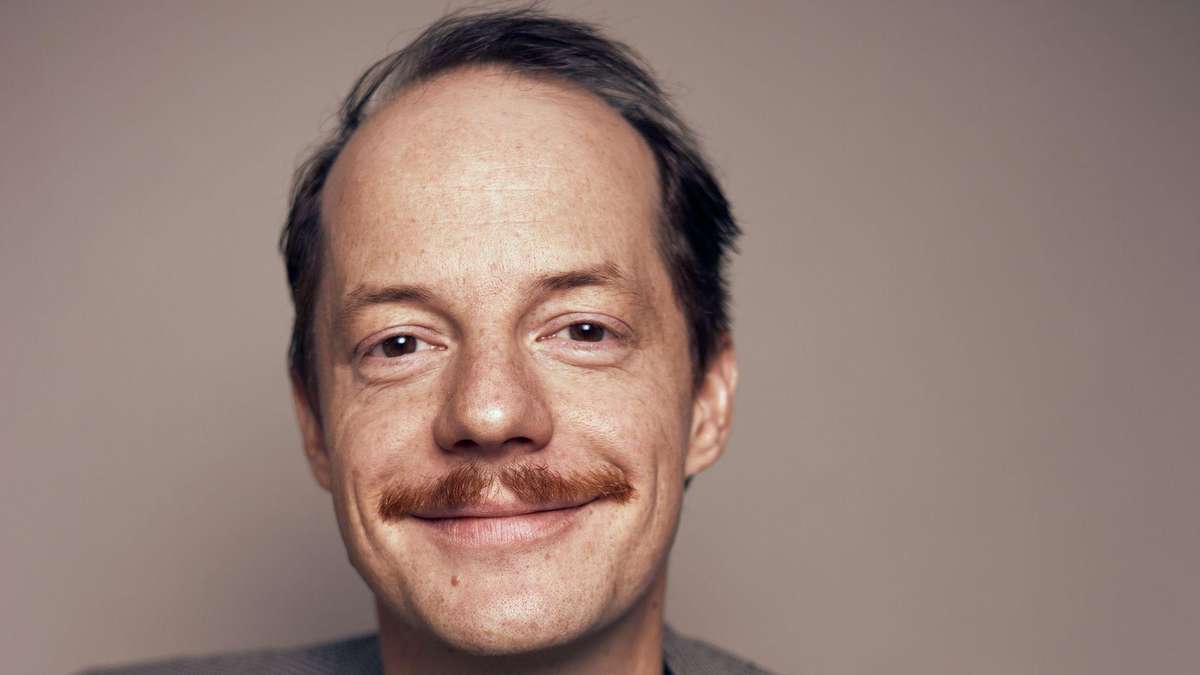 Actor Merlin Sandmeyer as sheep: “A group is sometimes stupider than the sum of its members”