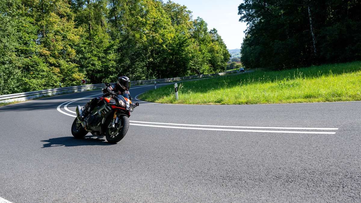 Traffic accident: motorcyclists injured after accident – 17-year-old flees