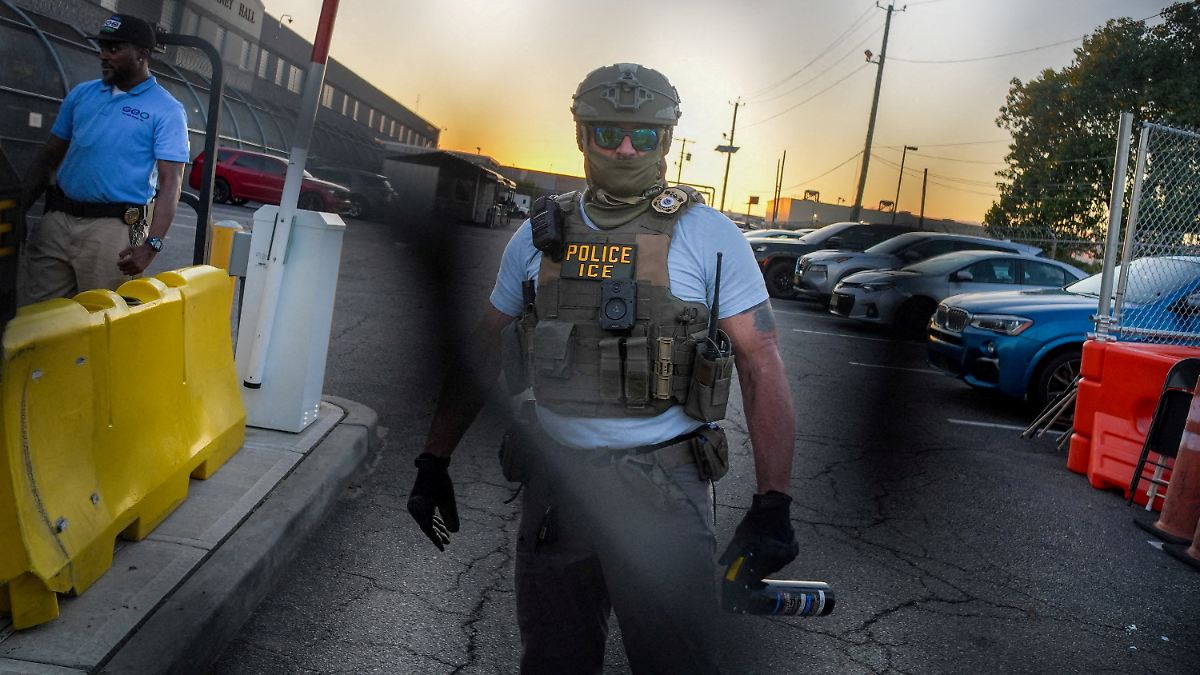 USA: Man dies in controversial deportation center