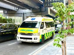 Hit by strong surf: German tourist dies in bathing accident on Phuket