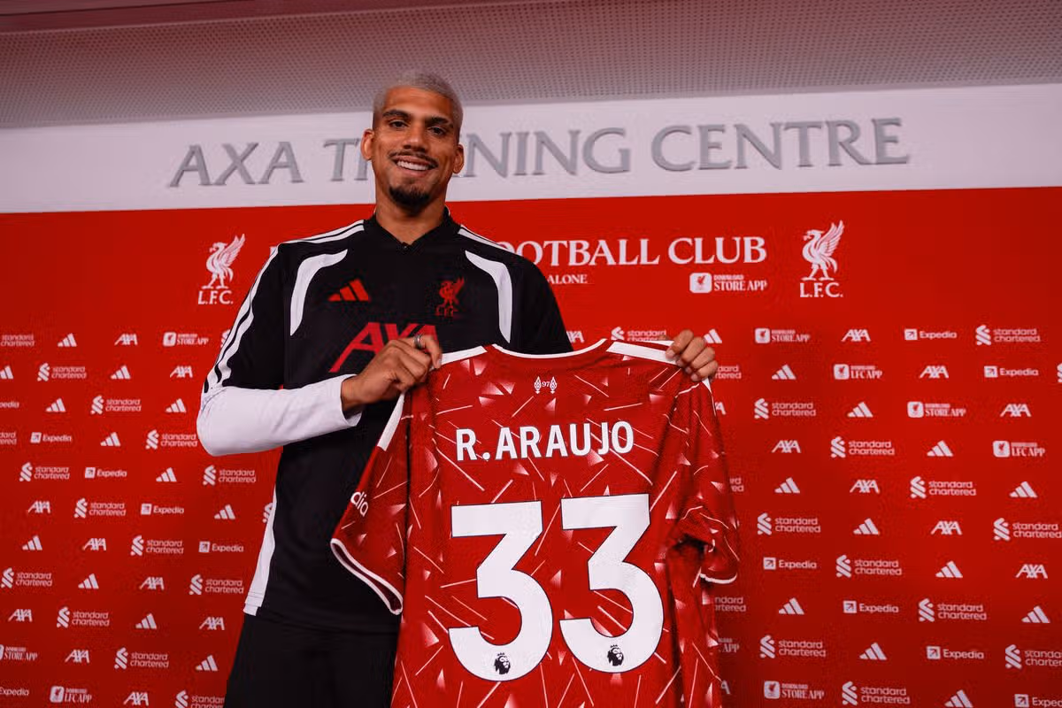 Transfer: Liverpool Sign Barcelona Defender Ronald Araujo